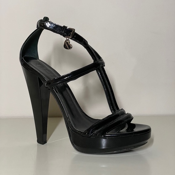 Burberry Heels - Picture 3 of 6